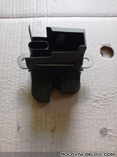 Volkswagen  Passat B6 Brava Gepek Vrata Razni Delovi