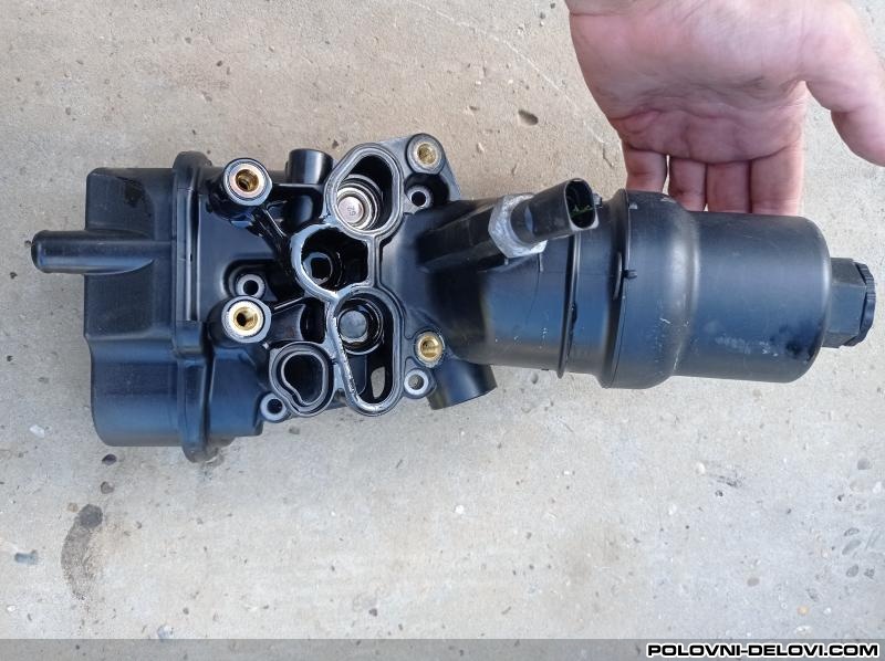 Volkswagen  Passat B6 Kuciste Filtera Ulja Razni Delovi