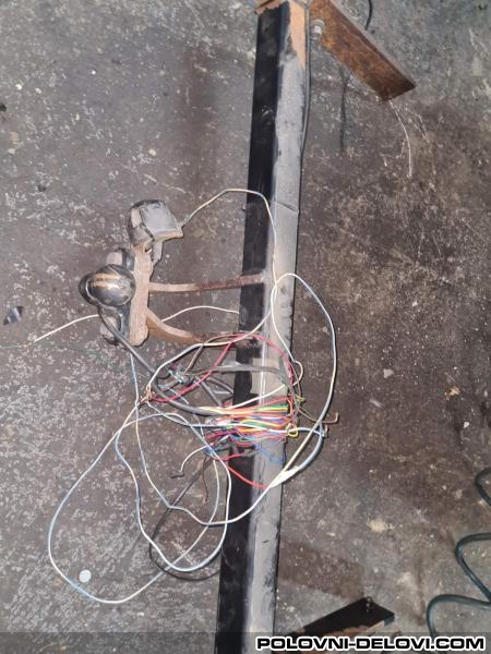 Volkswagen  Passat B6 Kuka Za Vucu Razni Delovi