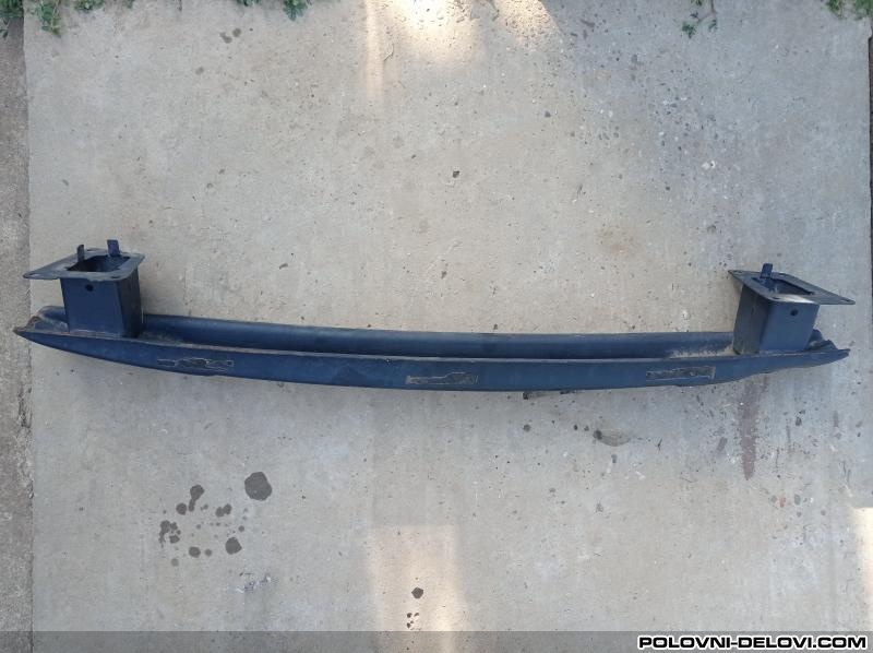 Volkswagen  Passat B6 Sina Branika Razni Delovi