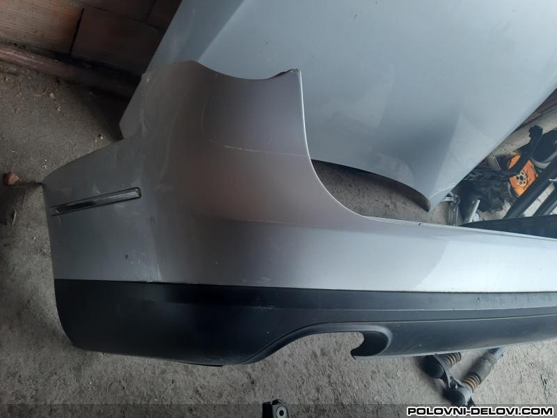 Volkswagen  Passat B6 Zadnji Branik Karoserija
