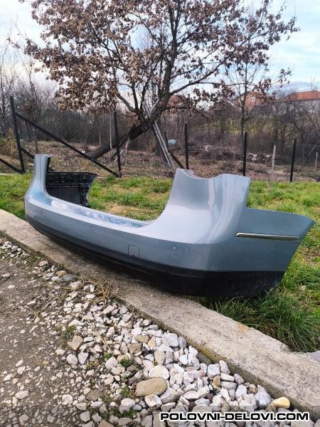 Volkswagen  Passat B6 Zadnji Branik LC7Z Karoserija