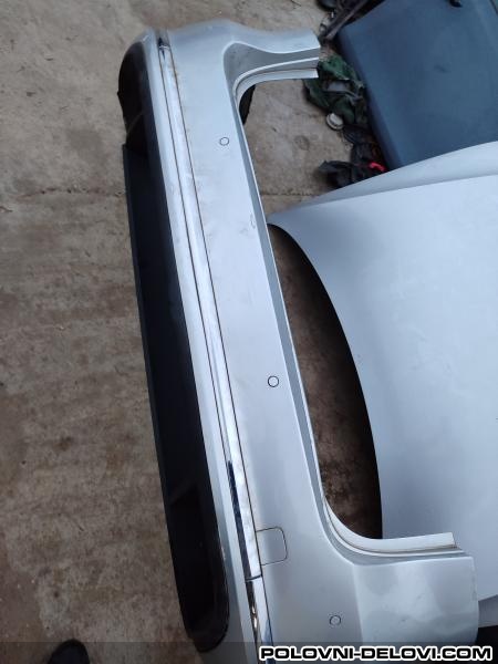 Volkswagen  Passat B7 Branik Zadnji Karoserija