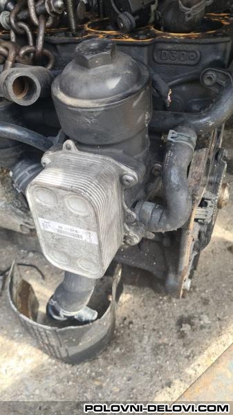 Volkswagen  Passat B7 Kuciste Filtera Ulja Motor I Delovi Motora