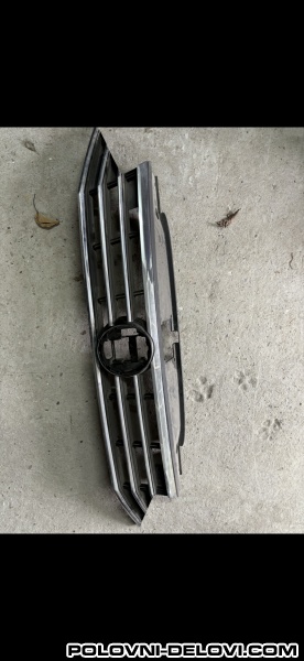 Volkswagen  Passat B8 Maska  Karoserija