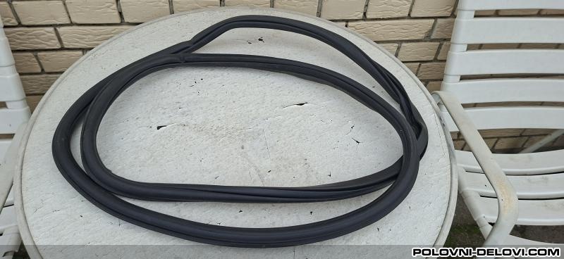 Volkswagen  Polo KEDER VOZ VRATA Enterijer