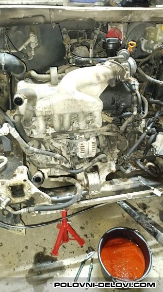 Volkswagen  T5 2.5 TDI Motor I Delovi Motora