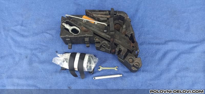 Volkswagen  Touareg Fabricka Dizalica Ostala Oprema