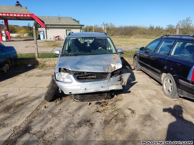 Volkswagen  Touran  Kompletan Auto U Delovima