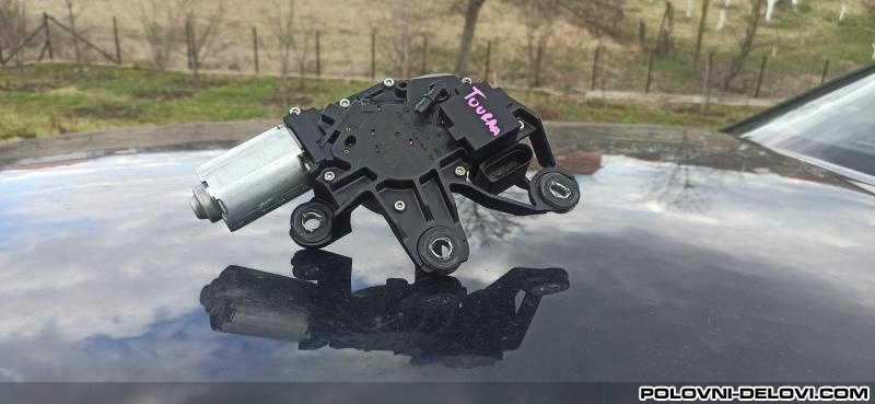 Volkswagen  Touran Motor Zadnjeg Brisac Elektrika I Paljenje