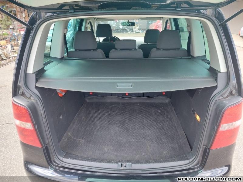 Volkswagen  Touran Polica U Gepeku  Enterijer