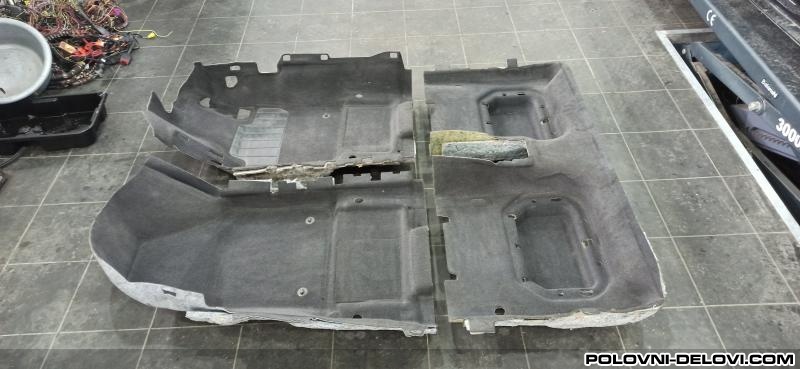 Volkswagen  Touran Tepih Kabine Enterijer