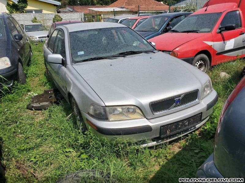 Volvo  S40  Kompletan Auto U Delovima