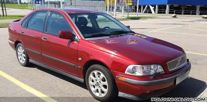 Volvo  S40  Kompletan Auto U Delovima