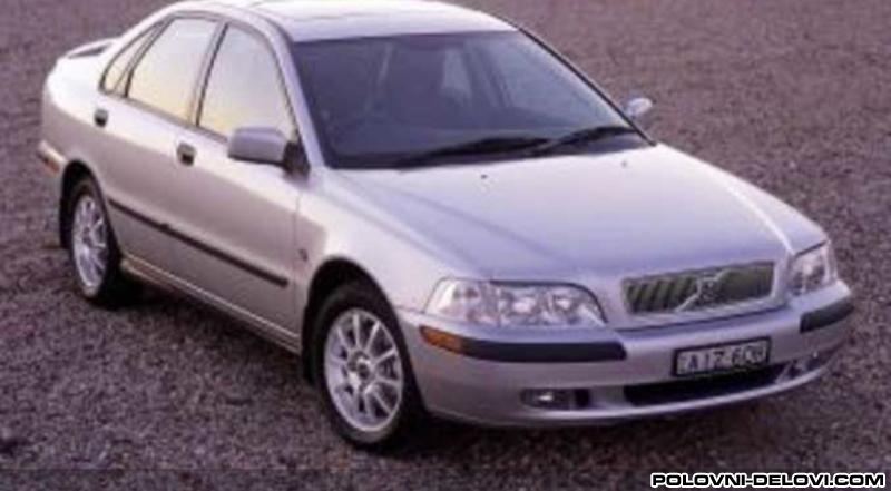 Volvo  S40  Kompletan Auto U Delovima