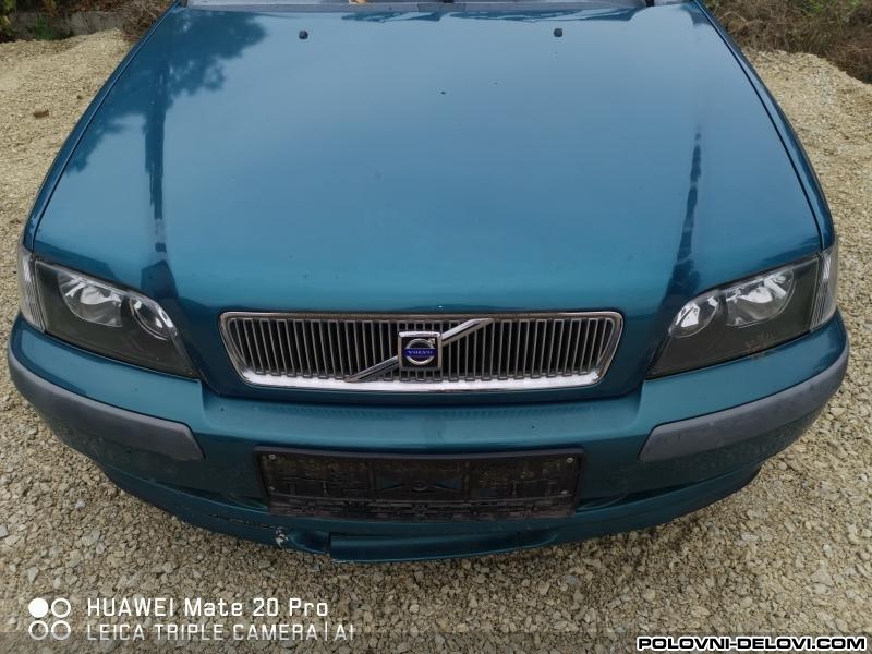 Volvo  V40 1.6b Kompletan Auto U Delovima