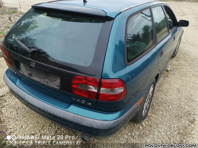 Volvo  V40 1.6b Kompletan Auto U Delovima