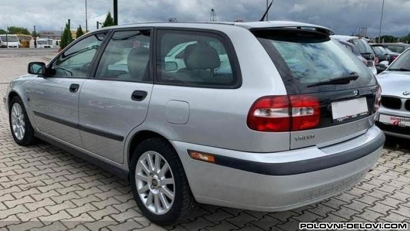 Volvo  V40 1.9 Dci Kompletan Auto U Delovima