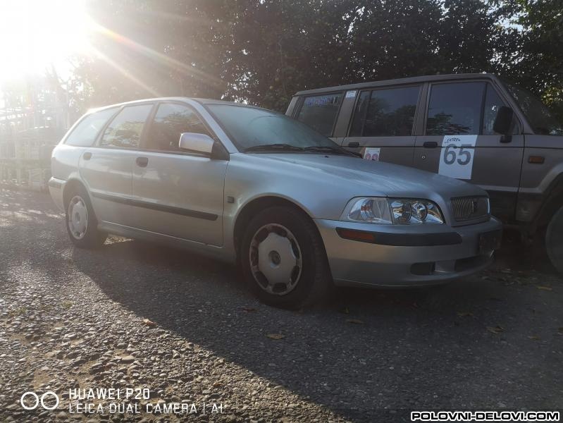 Volvo  V40 1.9d Kompletan Auto U Delovima