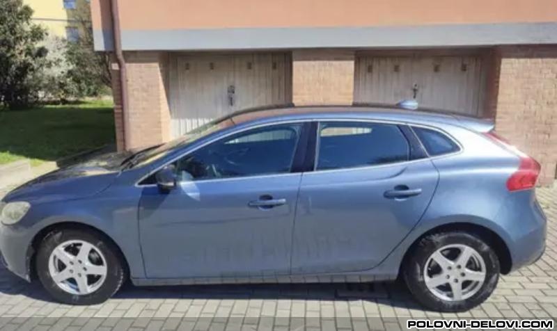 Volvo  V40 2.0  Kompletan Auto U Delovima