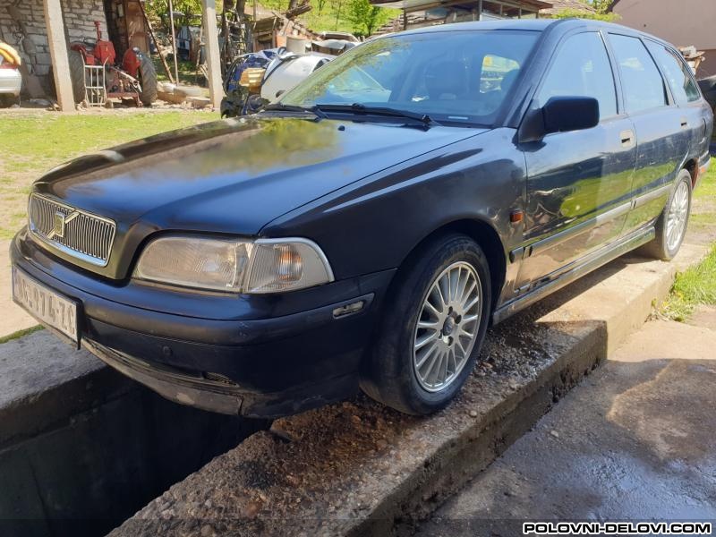Volvo  V40  Kompletan Auto U Delovima