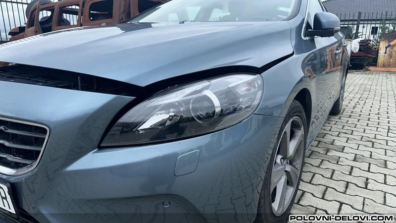 Volvo  V40  Kompletan Auto U Delovima