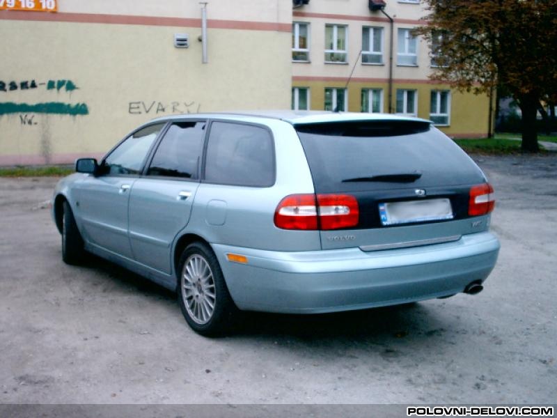 Volvo  V40  Kompletan Auto U Delovima
