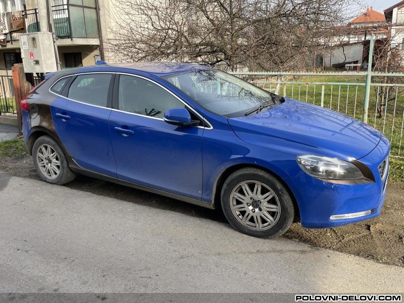 Volvo  V40  Kompletan Auto U Delovima