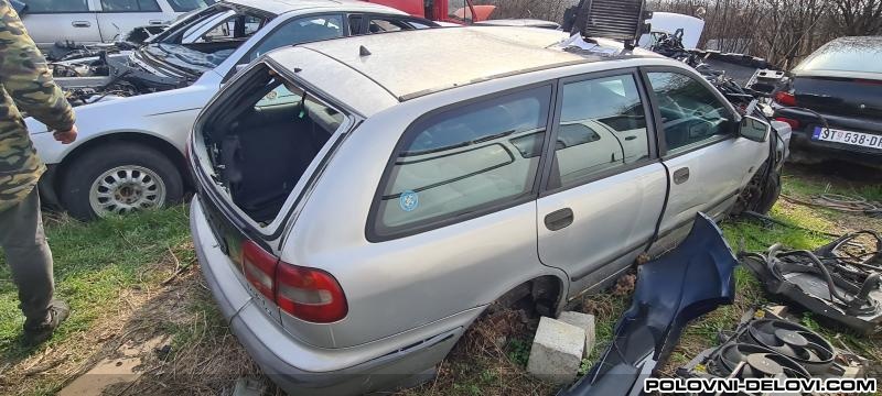 Volvo  V40 Polovni Delovi Kompletan Auto U Delovima