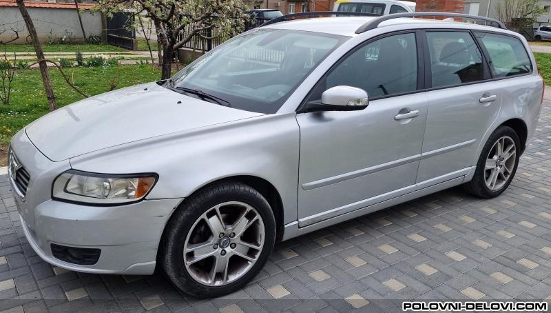 Volvo  V50 2.0 D 100kw Kompletan Auto U Delovima