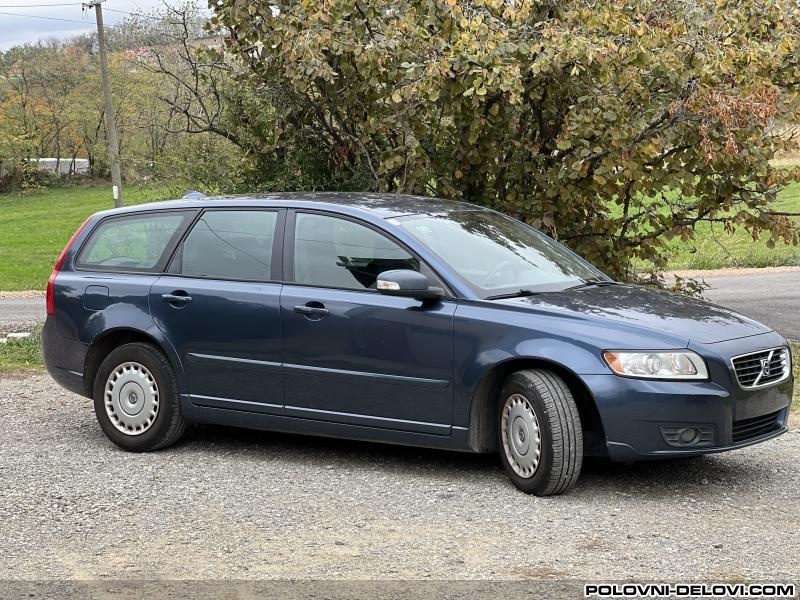 Volvo  V50 Krilo Desno Karoserija