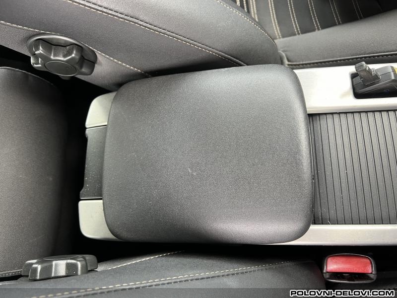 Volvo  V50 Naslon Za Ruku Enterijer