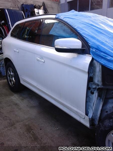 Volvo  XC60  Kompletan Auto U Delovima