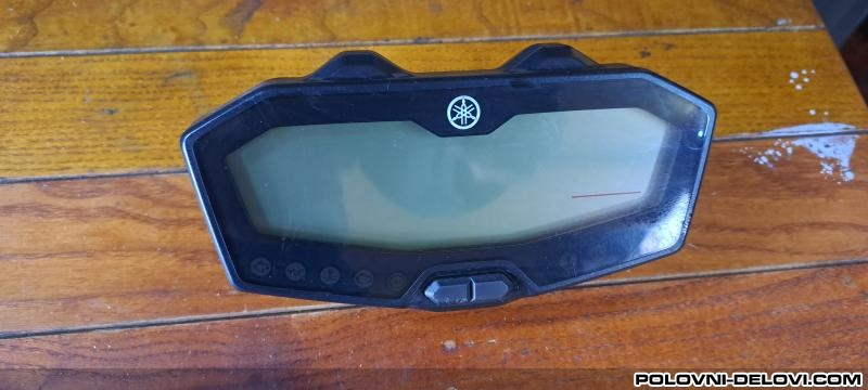 Yamaha Mt 07 Sat kilometar Instrumenti
