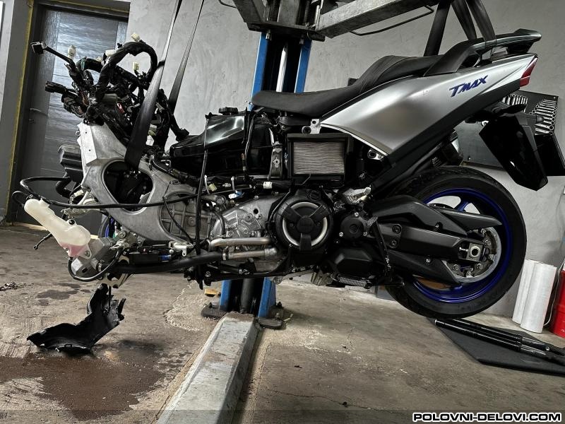 Yamaha T MAX  Kompletan motor u delovima
