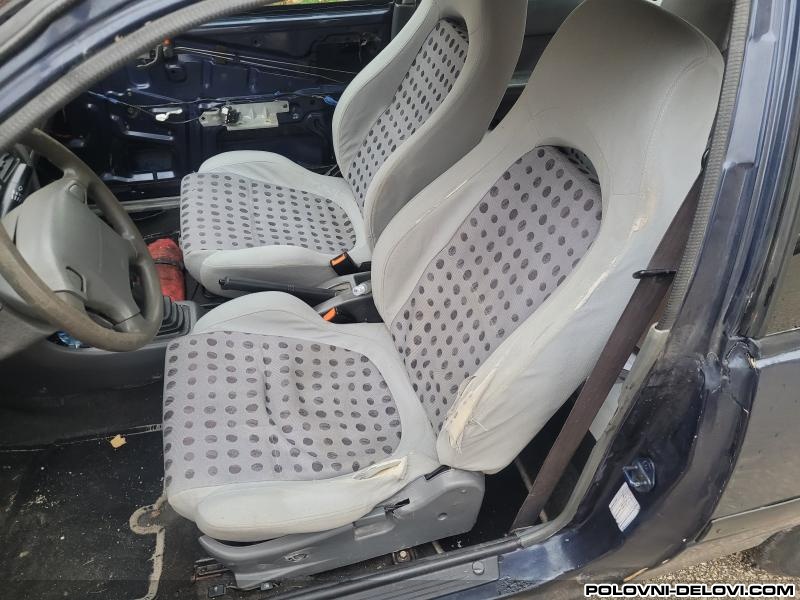 Yugo  55 Gti Sedista Enterijer