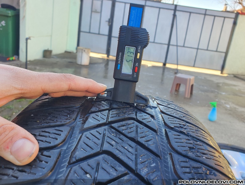 Zimske gume R18x235x55